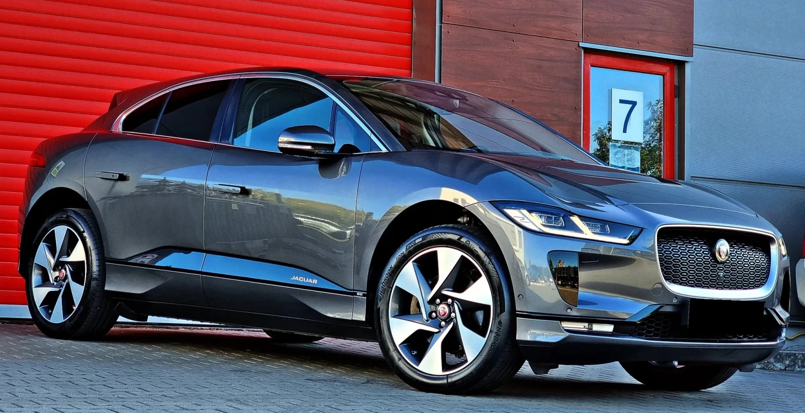 Jaguar I-Pace EV400 R-Dynamic HSE | Auto.bg — изображение 1 Jaguar I-Pace EV400 R-Dynamic HSE | Auto.bg — изображение 1