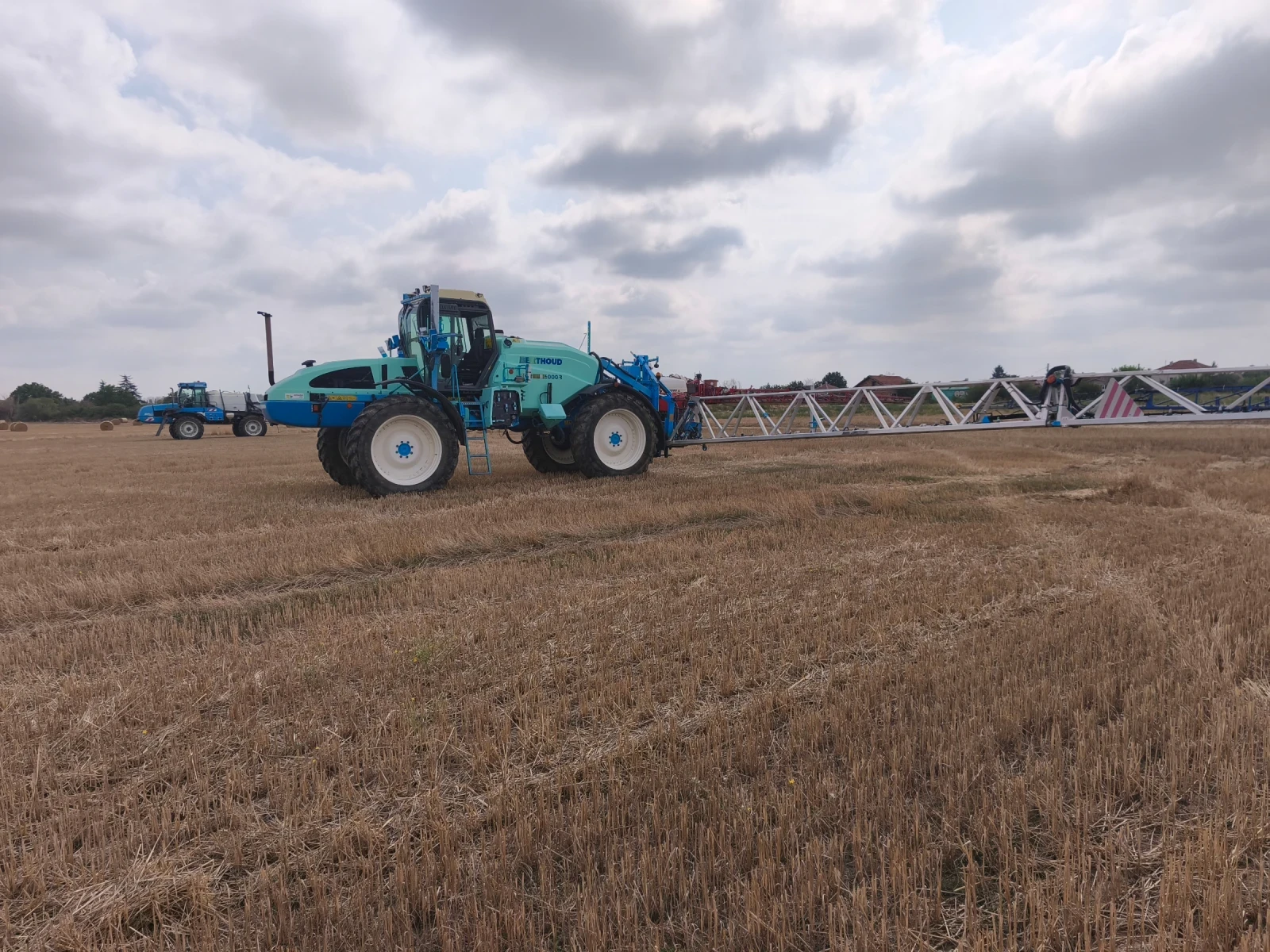 Самоходна пръскачка Berthoud Boxer II - изображение 5 | Auto.bg Самоходна пръскачка Berthoud Boxer II - изображение 5