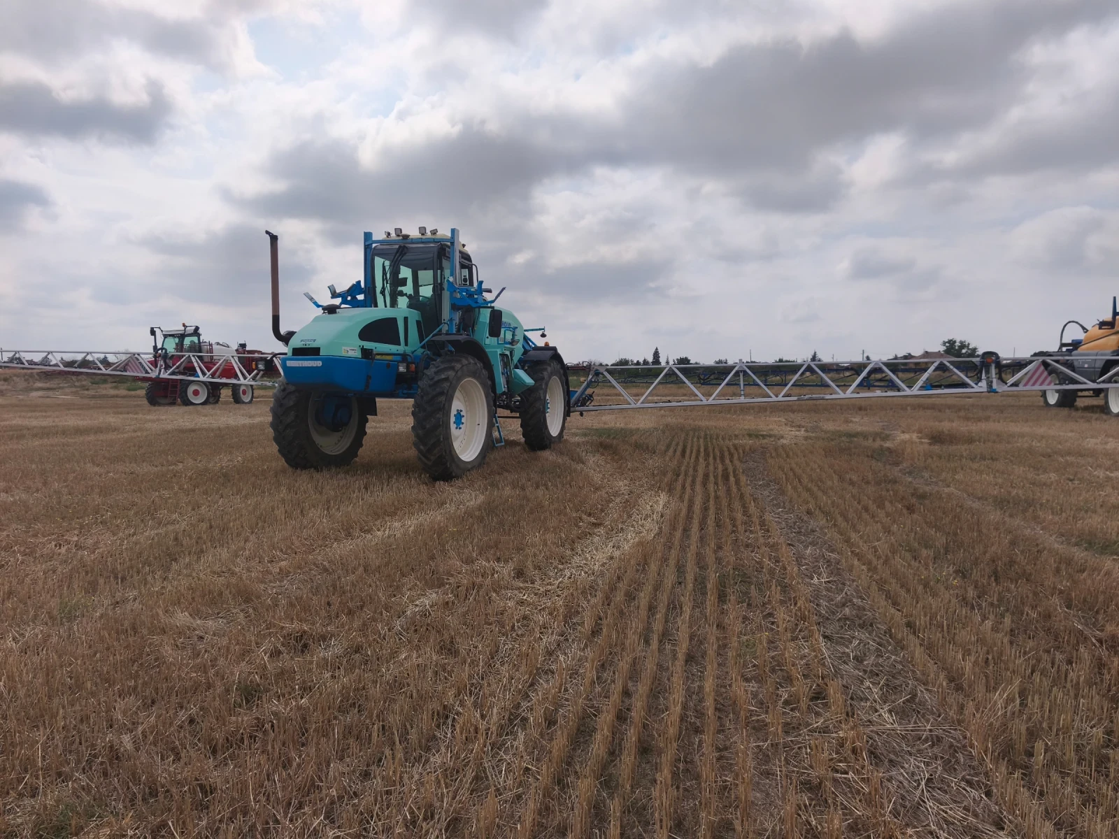 Самоходна пръскачка Berthoud Boxer II - изображение 6 | Auto.bg Самоходна пръскачка Berthoud Boxer II - изображение 6