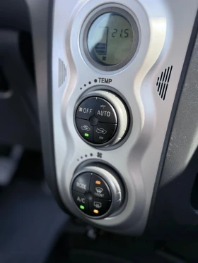 Toyota Yaris 1.3| 87ps| КЛИМАТРОНИК| ЛЕТНИ И ЗИМНИ ГУМИ С ДЖАНТ | Mobile.bg — малка снимка 12