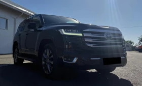 Toyota Land cruiser 300 70th Anniversary