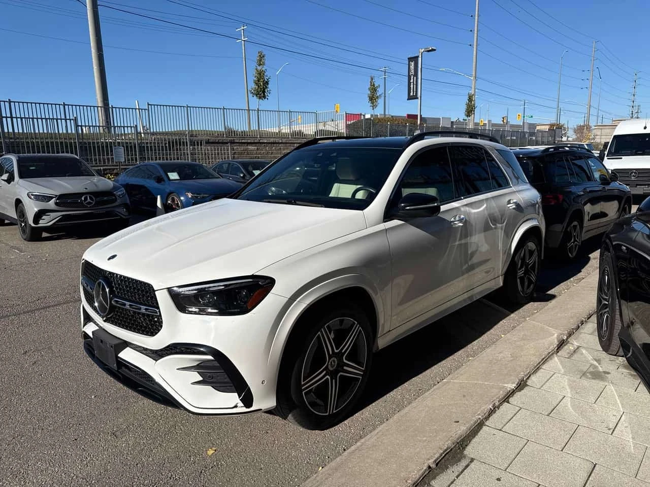 Mercedes-Benz GLE * 350 * CARFAX * | Auto.bg — изображение 1 Mercedes-Benz GLE * 350 * CARFAX * | Auto.bg — изображение 1