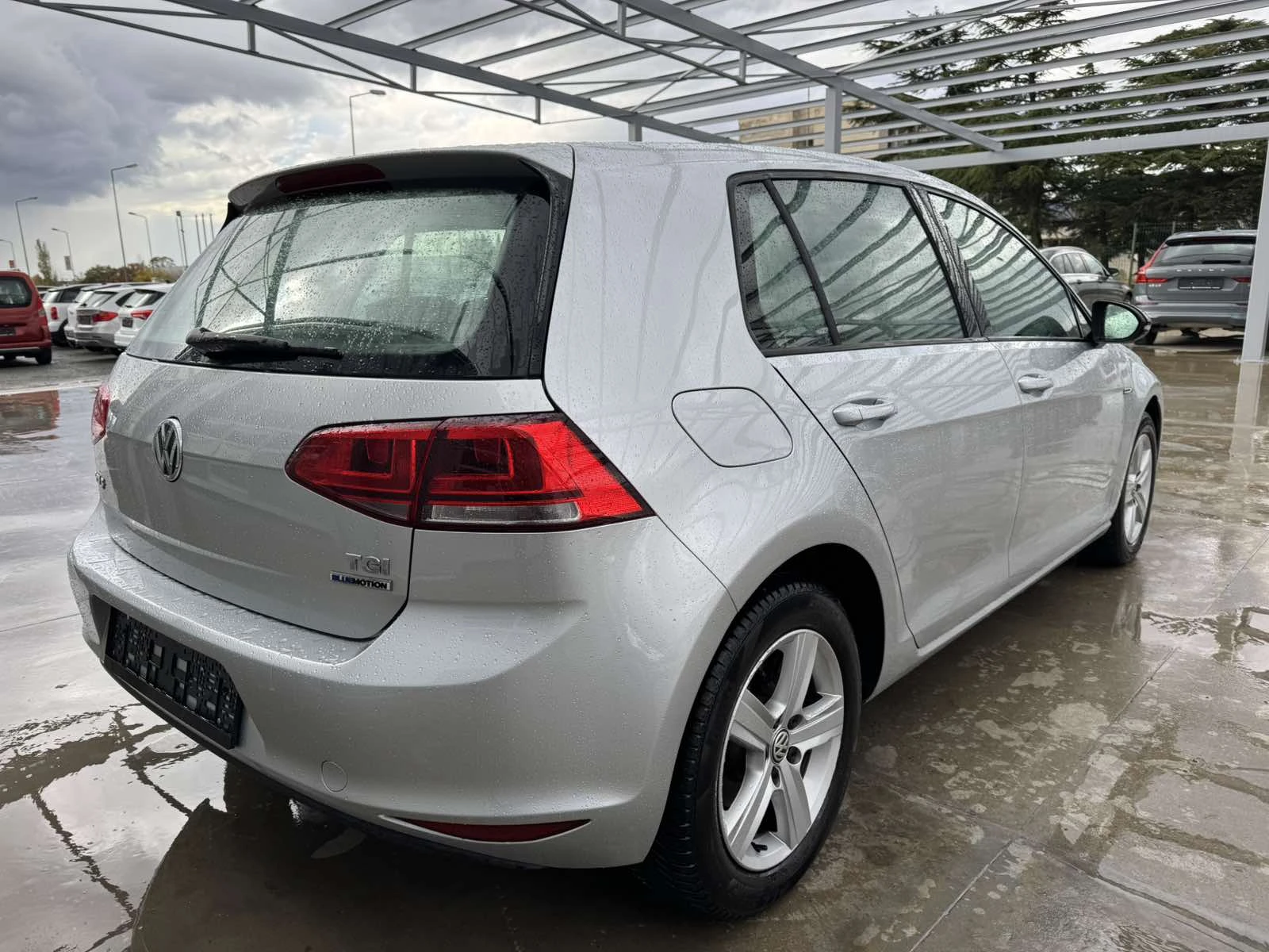 VW Golf 110ps* 6ск* Климатик* Парктроник*  - изображение 5 | Auto.bg VW Golf 110ps* 6ск* Климатик* Парктроник*  - изображение 5