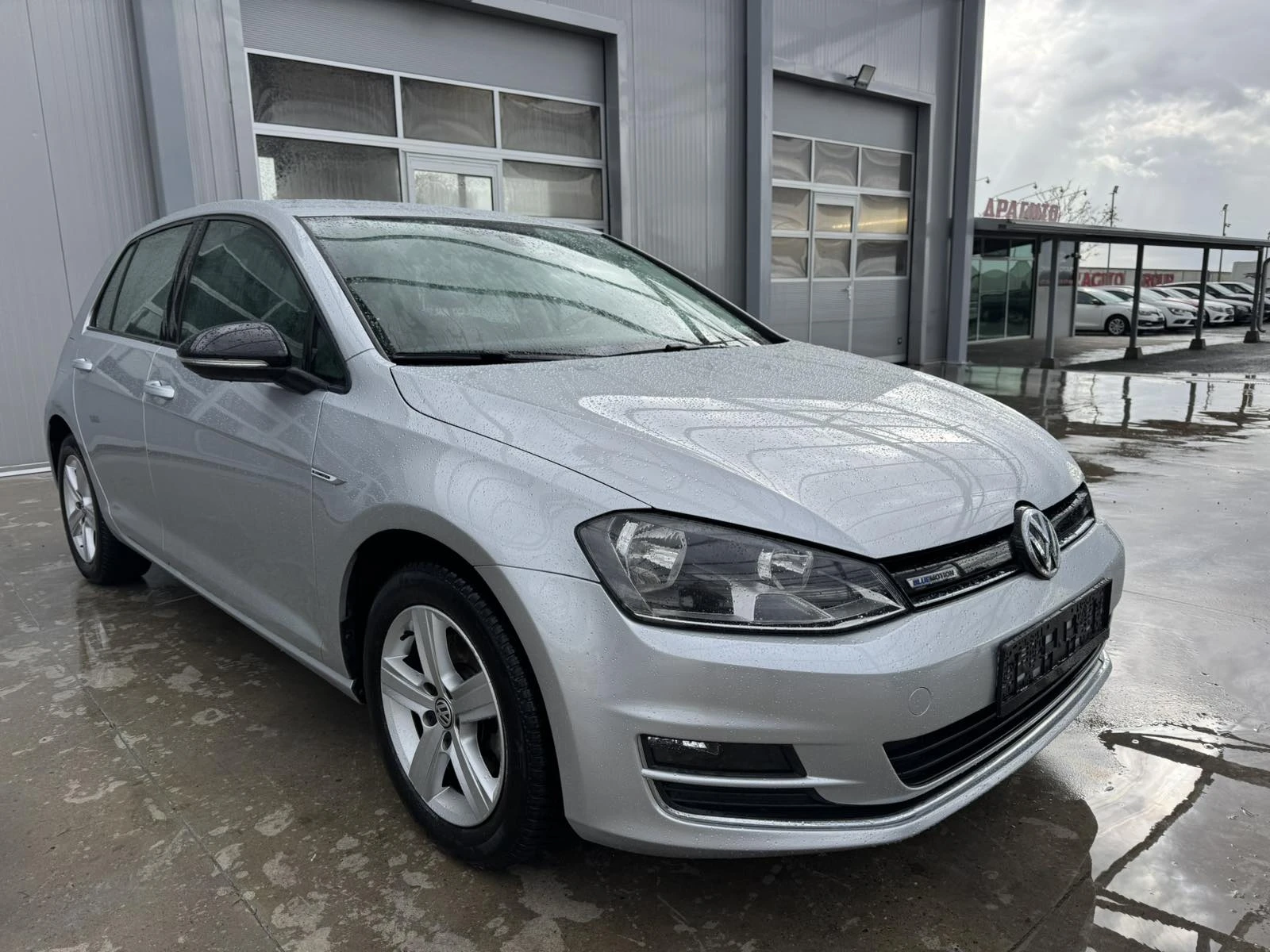 VW Golf 110ps* 6ск* Климатик* Парктроник*  - изображение 7 | Auto.bg VW Golf 110ps* 6ск* Климатик* Парктроник*  - изображение 7