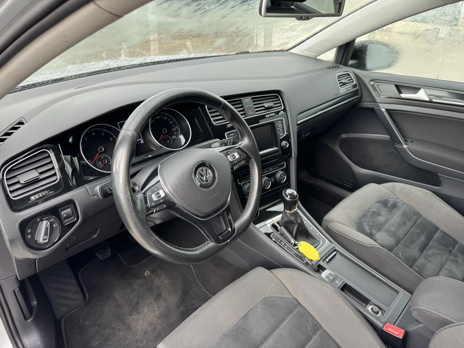 VW Golf 110ps* 6ск* Климатик* Парктроник*  - изображение 9 | Auto.bg VW Golf 110ps* 6ск* Климатик* Парктроник*  - изображение 9