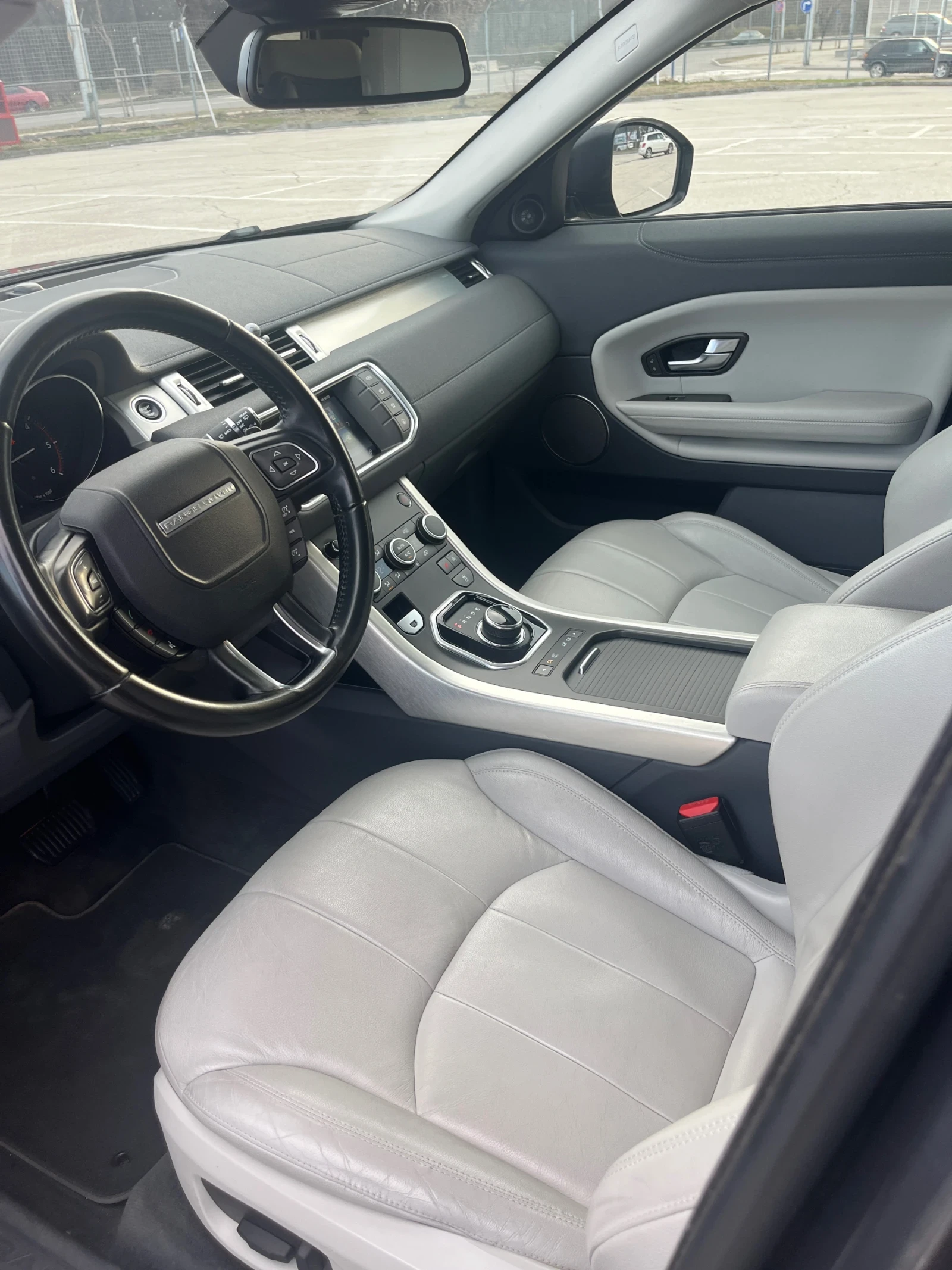 Land Rover Range Rover Evoque Facelift 2.0 Дизел 150 к.с 4х4 - изображение 7 | Auto.bg Land Rover Range Rover Evoque Facelift 2.0 Дизел 150 к.с 4х4 - изображение 7