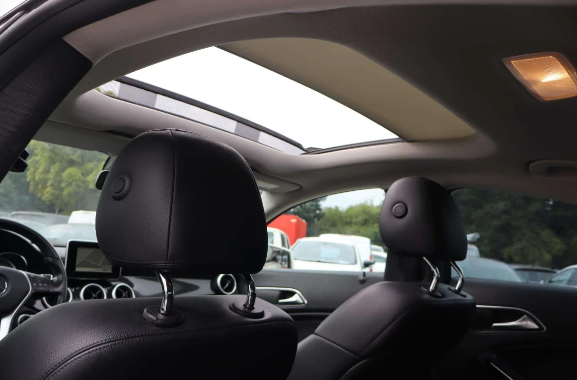 Mercedes-Benz CLA 220 AMG PANORAMA  - изображение 9 | Auto.bg Mercedes-Benz CLA 220 AMG PANORAMA  - изображение 9