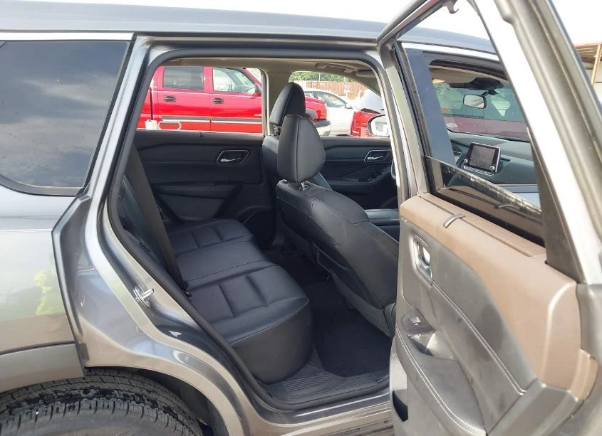 Nissan Rogue  - изображение 8 | Auto.bg Nissan Rogue  - изображение 8