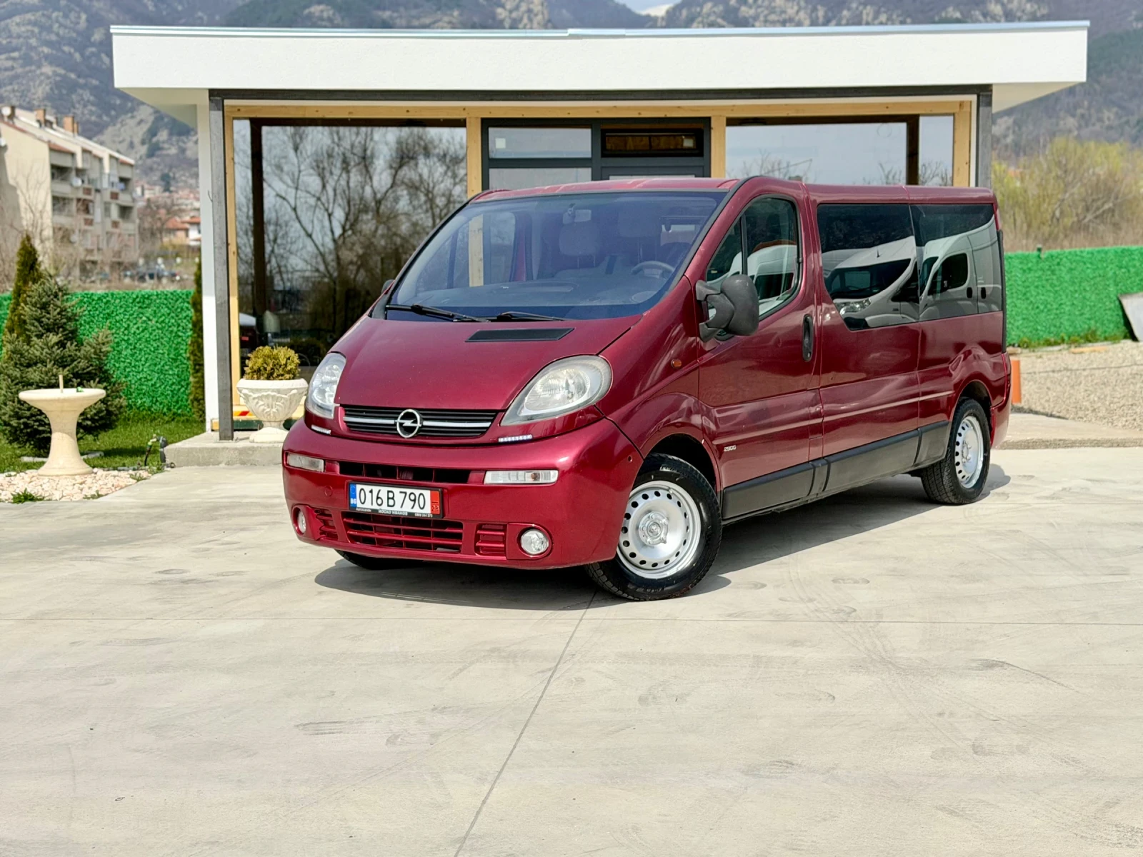 Opel Vivaro 1.9DTI/5+ 1/Климатик | Auto.bg — изображение 1 Opel Vivaro 1.9DTI/5+ 1/Климатик | Auto.bg — изображение 1