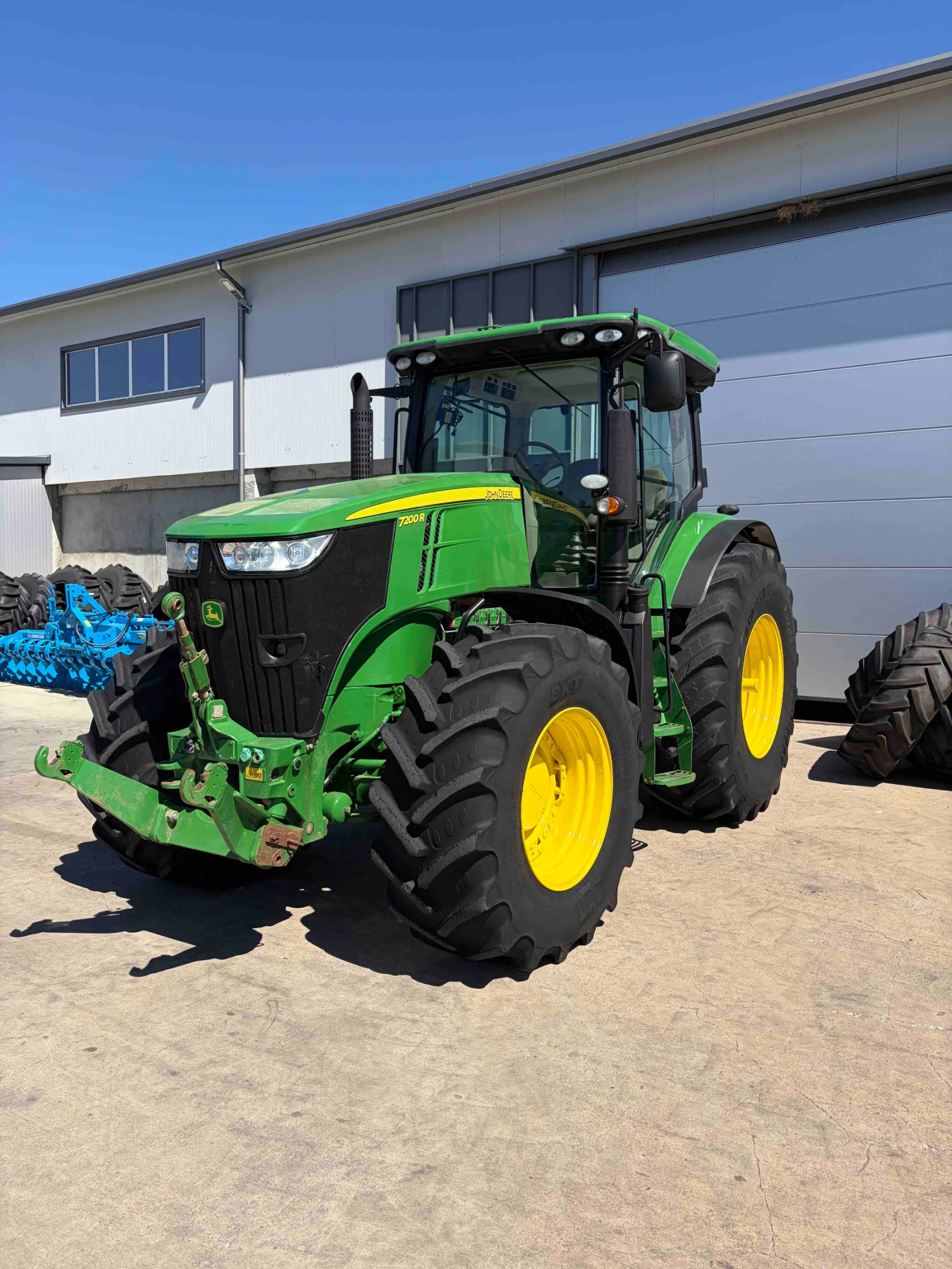 Трактор John Deere 7200R - лизинг | Auto.bg — изображение 1 Трактор John Deere 7200R - лизинг | Auto.bg — изображение 1