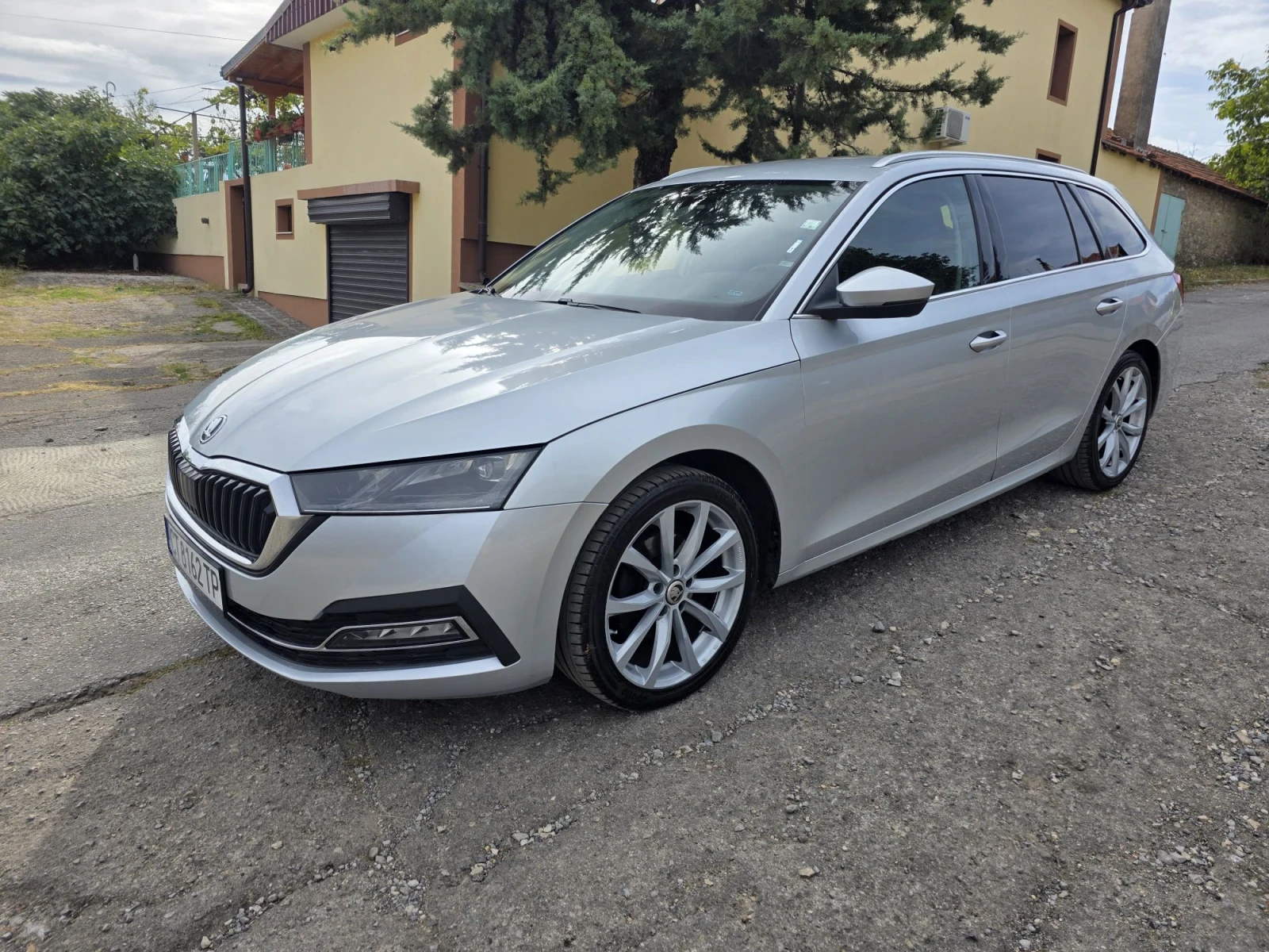 Skoda Octavia 2.0 tdi автоматик дигитал кожа | Auto.bg — изображение 1 Skoda Octavia 2.0 tdi автоматик дигитал кожа | Auto.bg — изображение 1