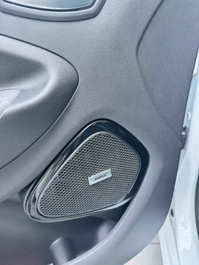Renault Zoe R135 52 kWh Bose - 14800 € / 28946.28 лв. - 65616851 3 | Car24.bg Renault Zoe R135 52 kWh Bose - 14800 € / 28946.28 лв. - 65616851 3