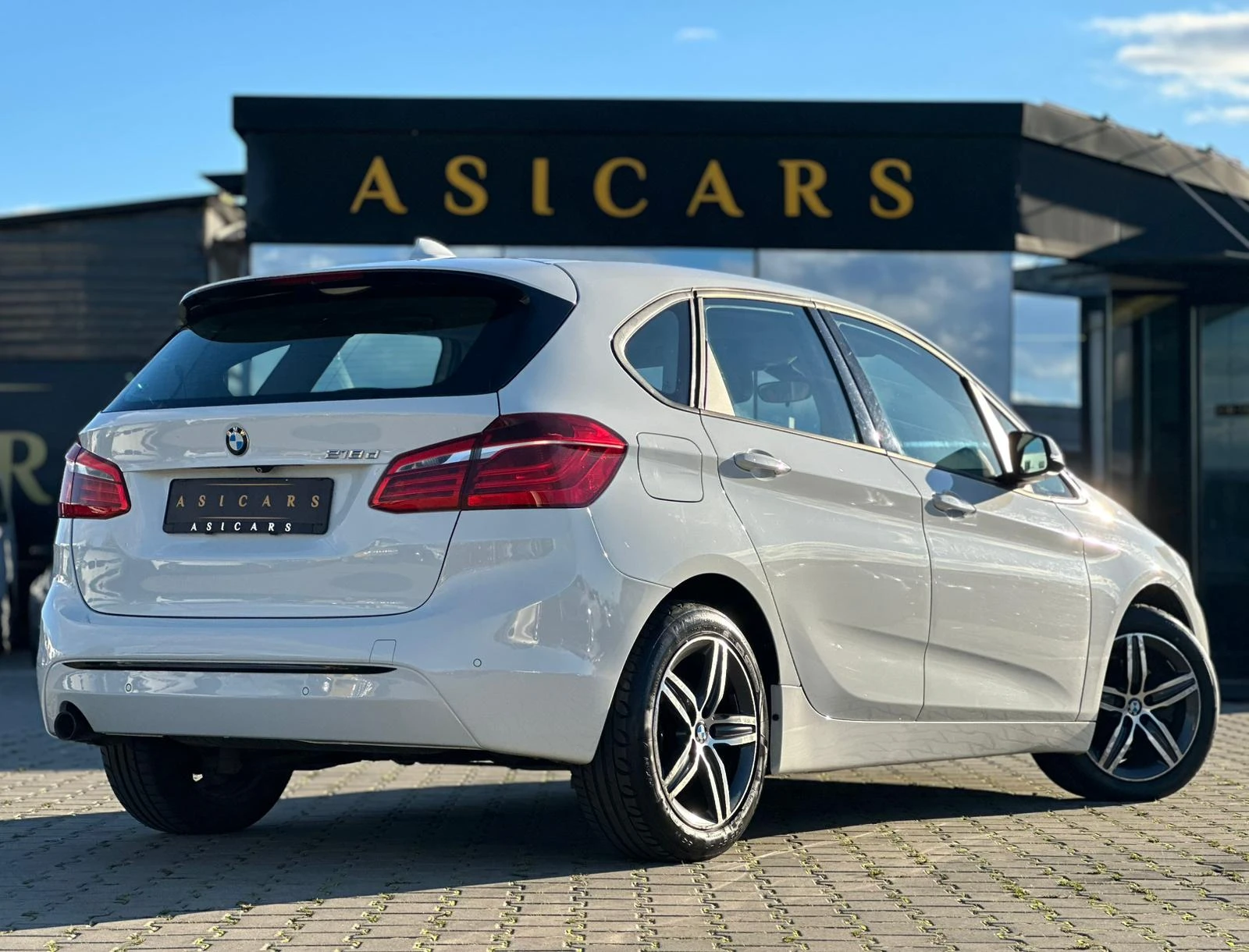 BMW 218 / ACTIVE TOURER / 2.0D / 150 HP / TOP / - изображение 5 | Auto.bg BMW 218 / ACTIVE TOURER / 2.0D / 150 HP / TOP / - изображение 5