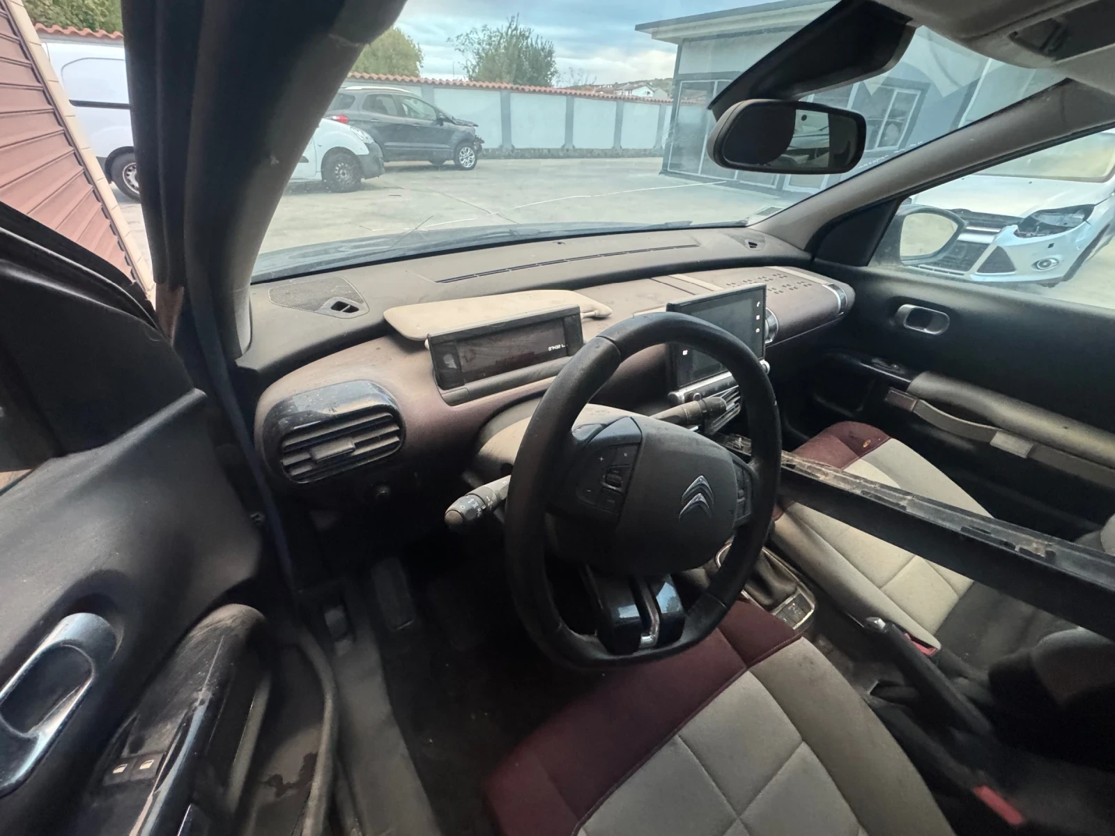 Citroen C4 Cactus 1.2i 110hp - изображение 5 | Auto.bg Citroen C4 Cactus 1.2i 110hp - изображение 5