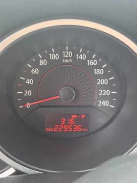 Kia Sorento - 7500 € / 14668.73 лв. - 10555543 10 | Car24.bg Kia Sorento - 7500 € / 14668.73 лв. - 10555543 10