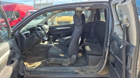 Toyota Hilux 2.4 4x4 - 13800 € - 65624134 17 | Car24.bg Toyota Hilux 2.4 4x4 - 13800 € - 65624134 17