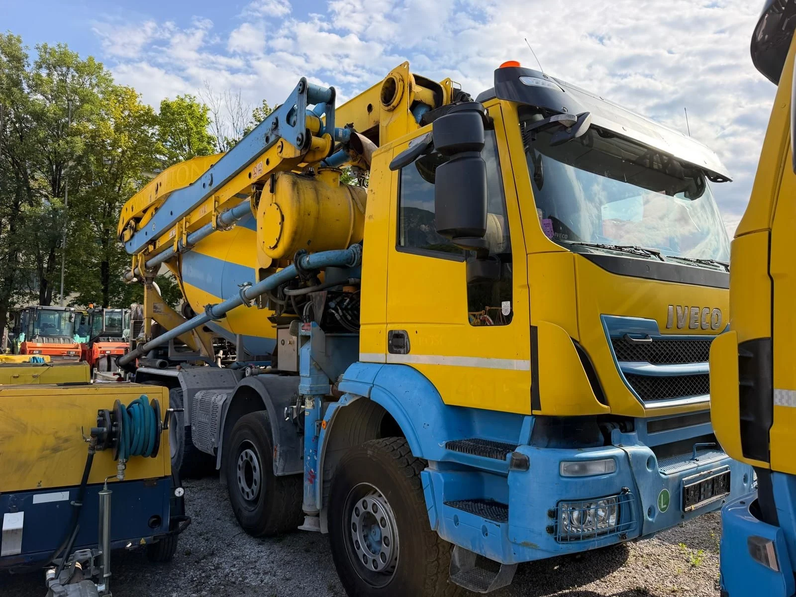 Бетон помпа Iveco TRACKER 440 CIFA 24.5 МЕТРА 7 куб см | Auto.bg — изображение 1 Бетон помпа Iveco TRACKER 440 CIFA 24.5 МЕТРА 7 куб см | Auto.bg — изображение 1