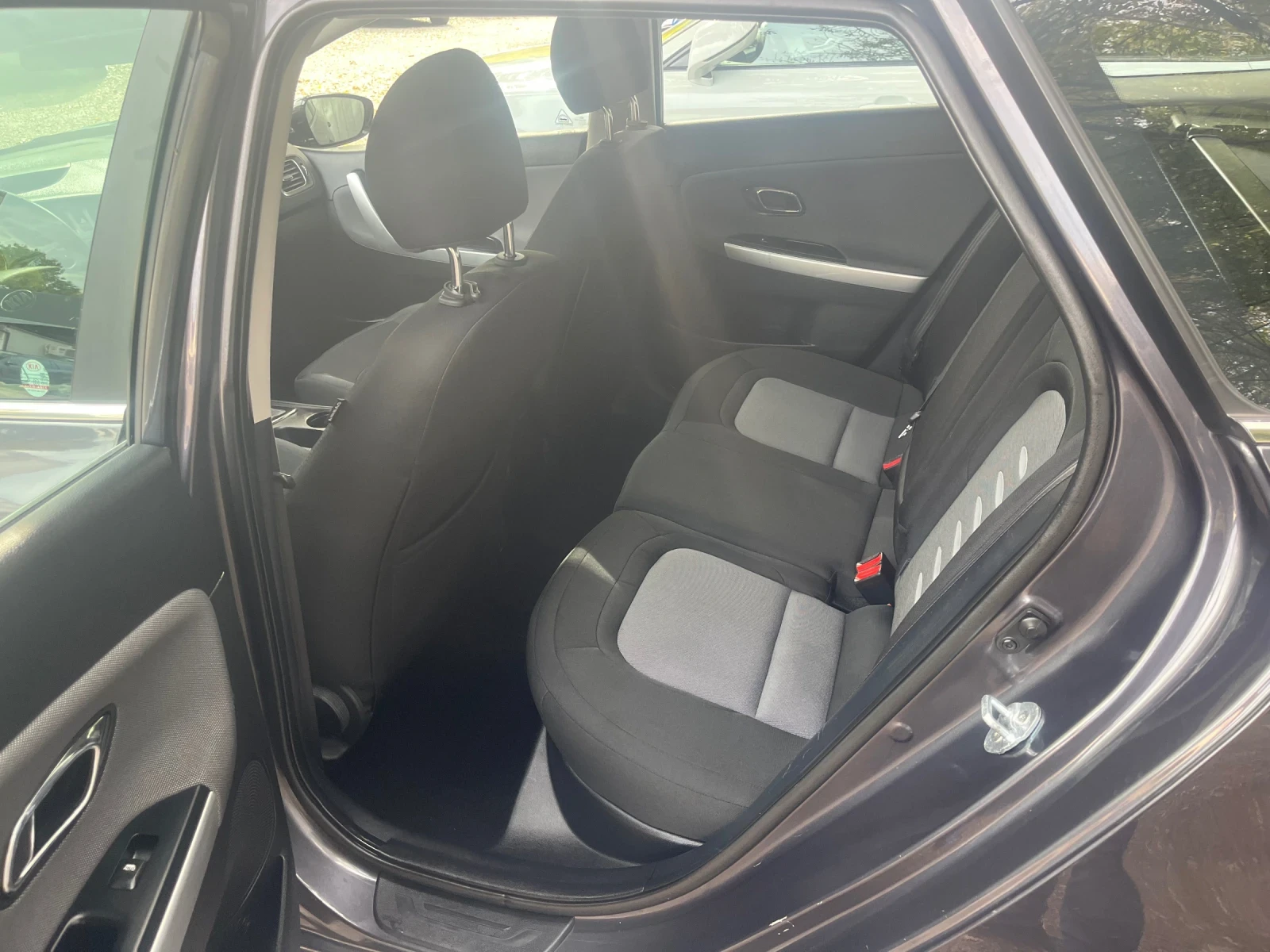 Kia Ceed  1.6, GDi Trend* 135 HP - изображение 9 | Auto.bg Kia Ceed  1.6, GDi Trend* 135 HP - изображение 9