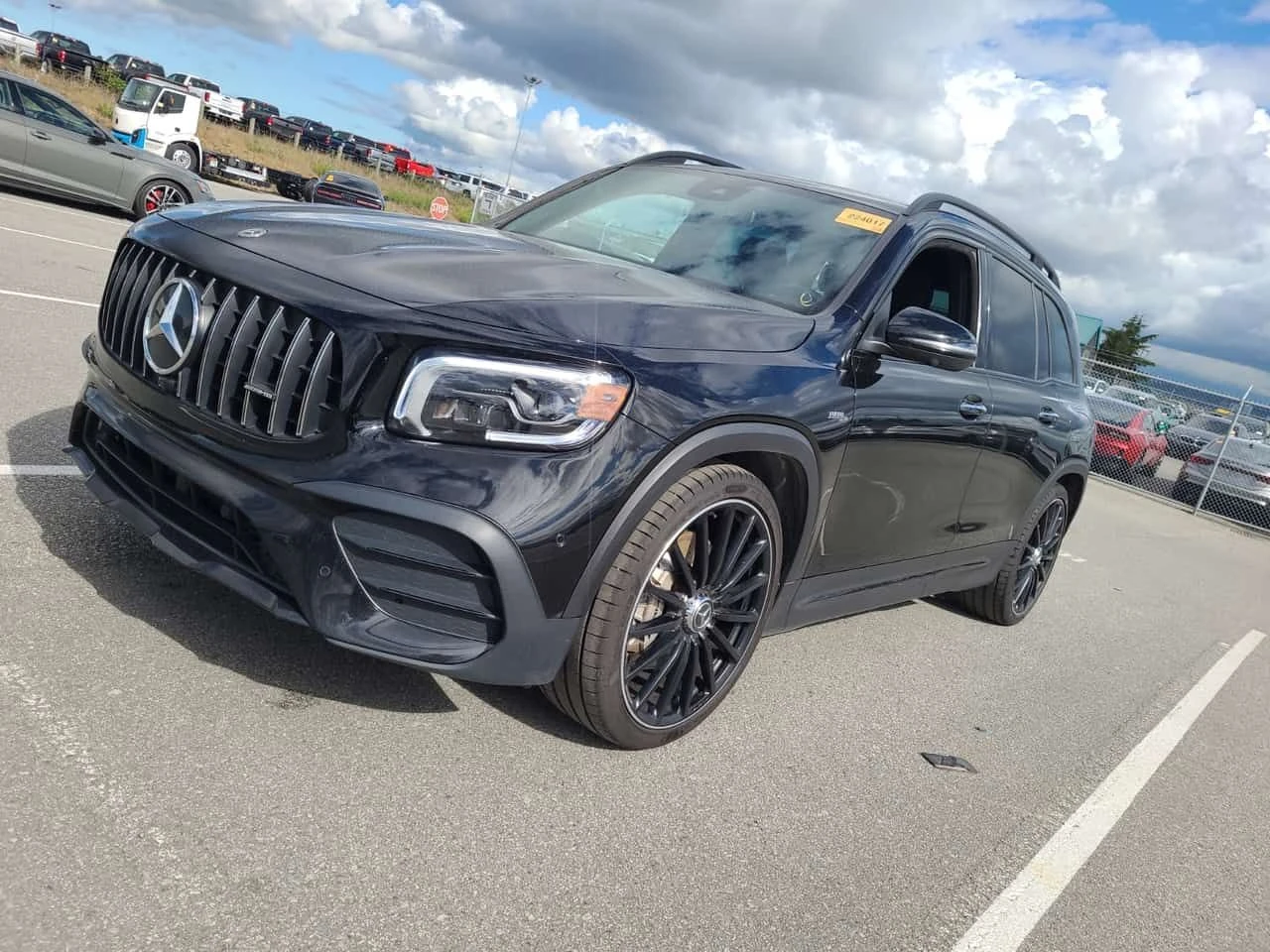Mercedes-Benz GLB35AMG * Един собственик * CARFAX * Oт Mercedes * | Auto.bg — изображение 1 Mercedes-Benz GLB35AMG * Един собственик * CARFAX * Oт Mercedes * | Auto.bg — изображение 1