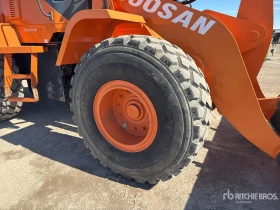 Челен товарач DOOSAN 2014 Doosan DL250-3 | Auto.bg — изображение 16 Челен товарач DOOSAN 2014 Doosan DL250-3 | Auto.bg — изображение 16