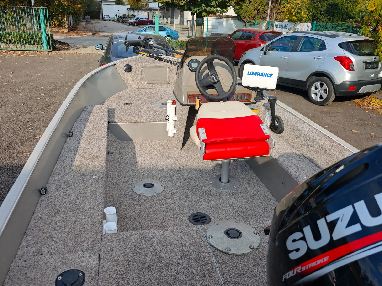 Лодка Tracker Super Guide V14 - изображение 10 | Auto.bg Лодка Tracker Super Guide V14 - изображение 10