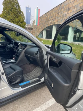 Infiniti QX70 - 43500 лв. / 22241.20 € - 10750726 12 | Car24.bg Infiniti QX70 - 43500 лв. / 22241.20 € - 10750726 12