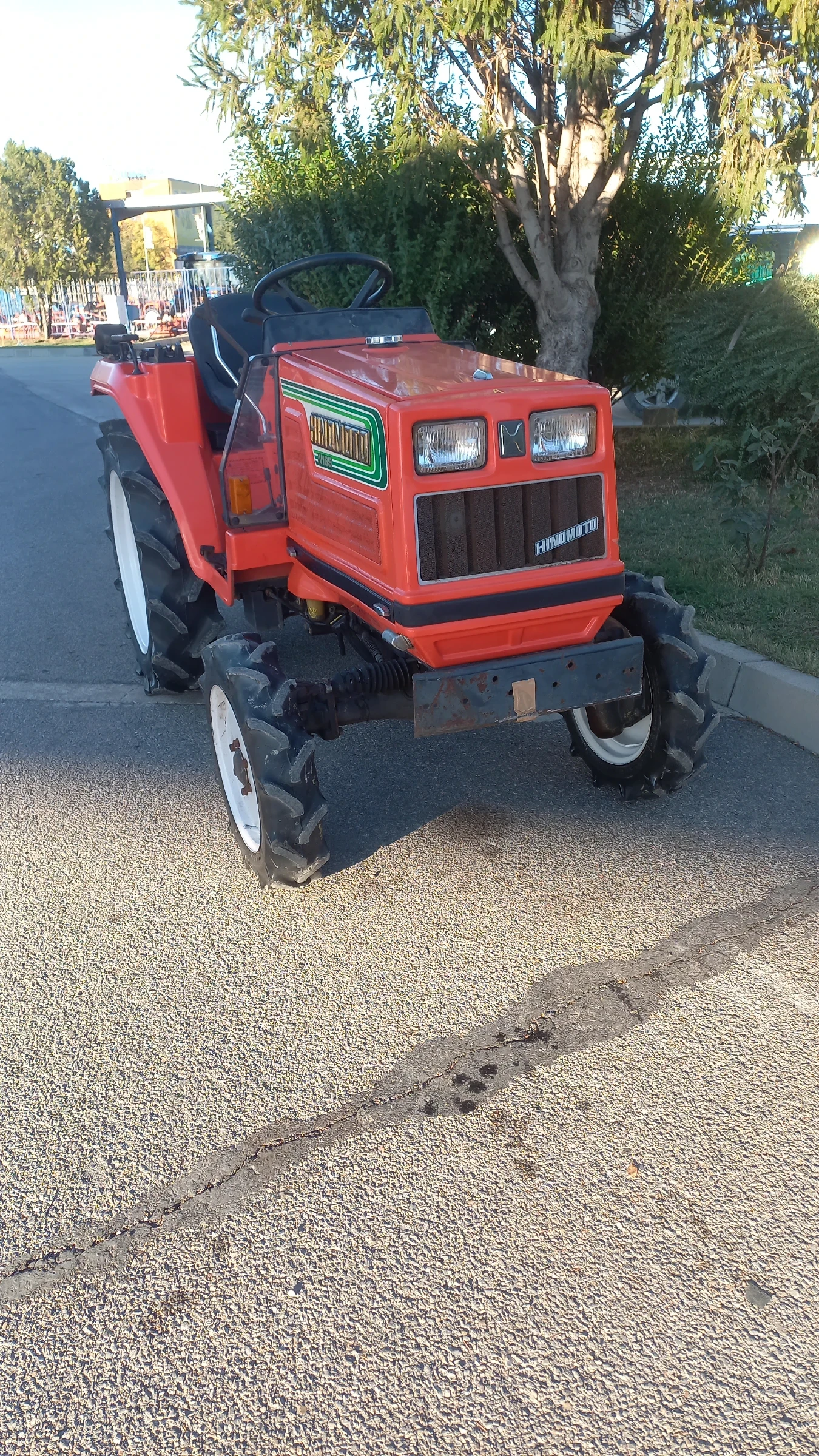 Трактор Hinomoto N189 - изображение 2 | Auto.bg Трактор Hinomoto N189 - изображение 2