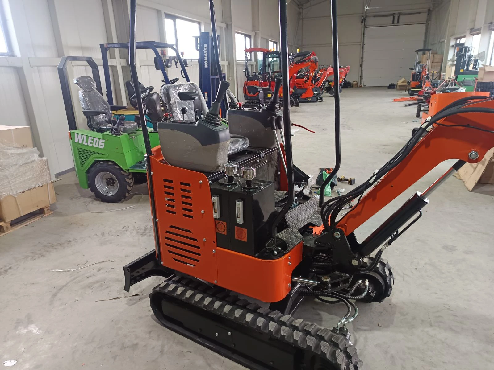 Багер Kobelco ЧИИСТО НОВИ KB18 - изображение 6 | Auto.bg Багер Kobelco ЧИИСТО НОВИ KB18 - изображение 6