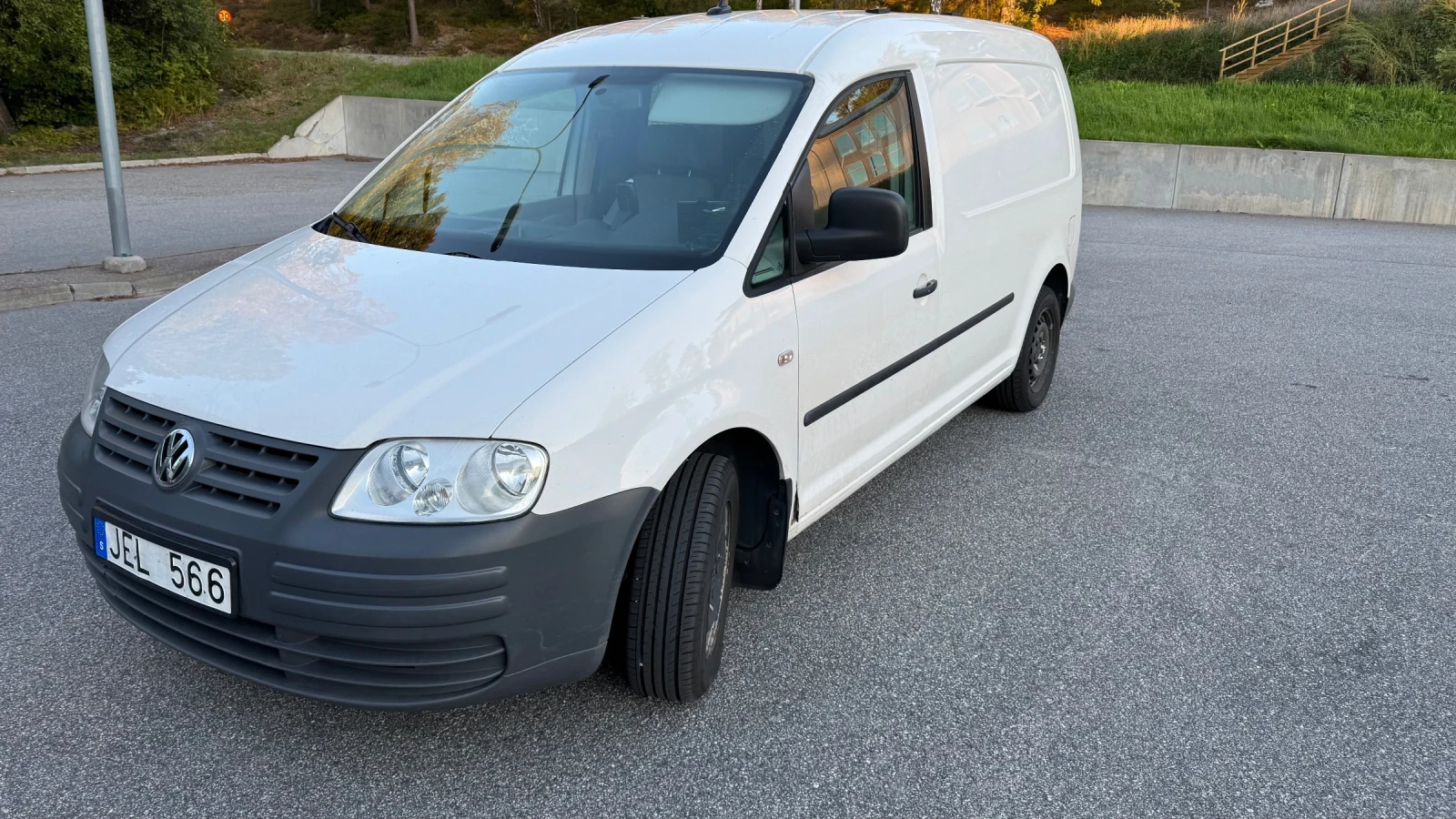 VW Caddy Maxi 1.9 TDI 117500 км - изображение 2 | Auto.bg VW Caddy Maxi 1.9 TDI 117500 км - изображение 2