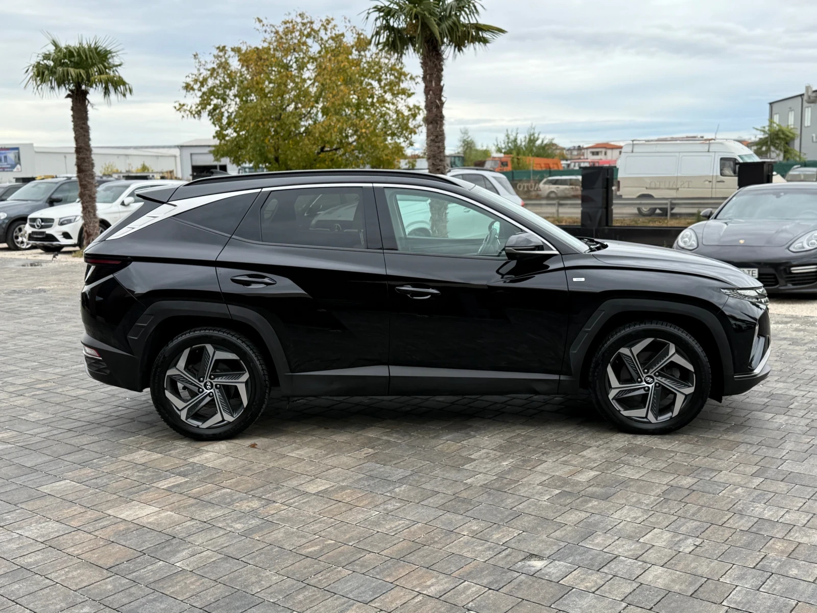 Hyundai Tucson 1, 6 mild Hybrid 58000km= 4x4 Подгр/Обдухване= Т - изображение 3 | Auto.bg Hyundai Tucson 1, 6 mild Hybrid 58000km= 4x4 Подгр/Обдухване= Т - изображение 3