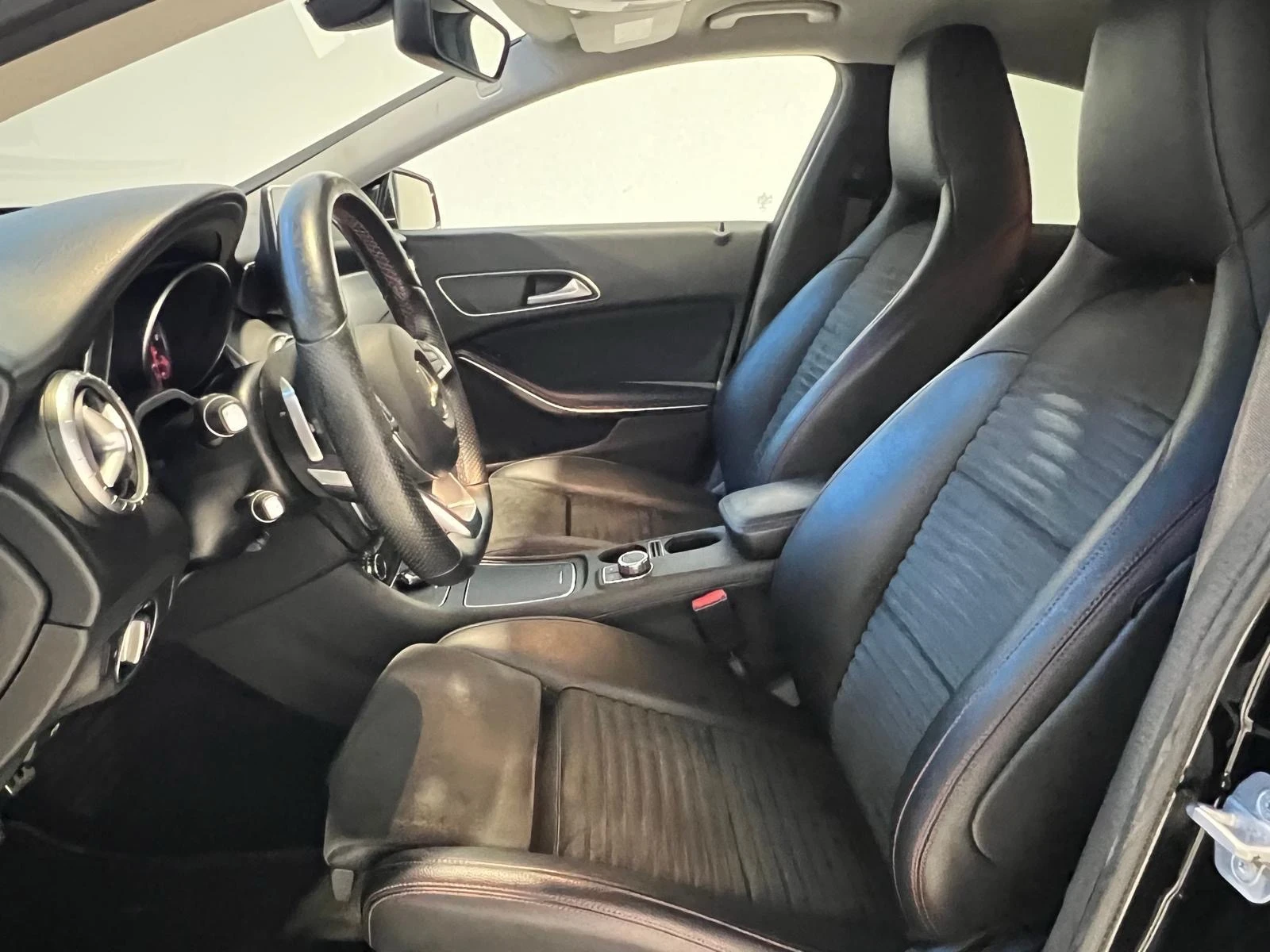 Mercedes-Benz CLA 220 AMG-PAKET, FACE, KAMERA - изображение 7 | Auto.bg Mercedes-Benz CLA 220 AMG-PAKET, FACE, KAMERA - изображение 7