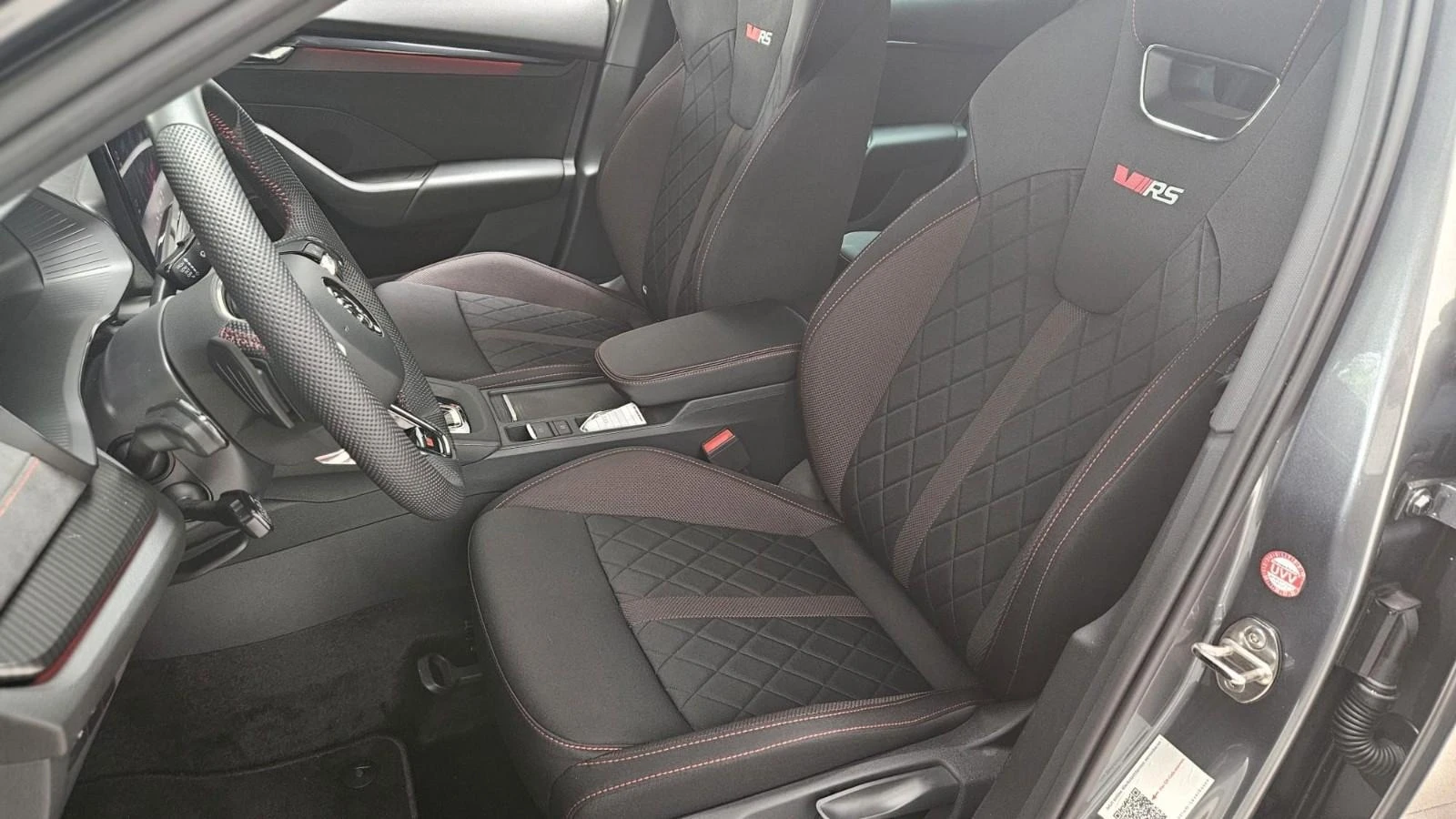 Skoda Octavia RS* LED* CAM* KEYLESS*  - изображение 6 | Auto.bg Skoda Octavia RS* LED* CAM* KEYLESS*  - изображение 6