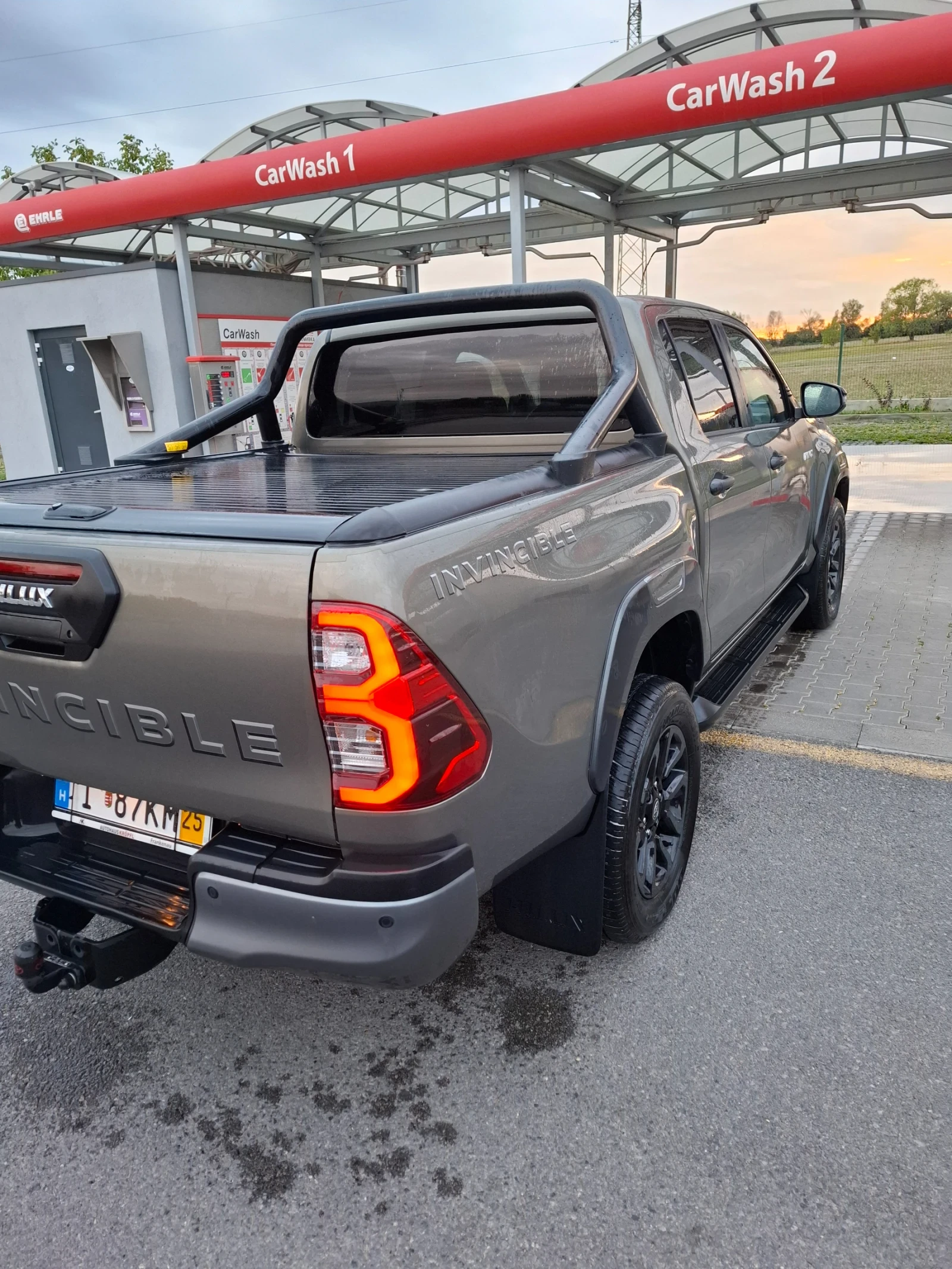 Toyota Hilux Invicible 2.8 automatic JBL FUL!!! - изображение 4 | Auto.bg Toyota Hilux Invicible 2.8 automatic JBL FUL!!! - изображение 4