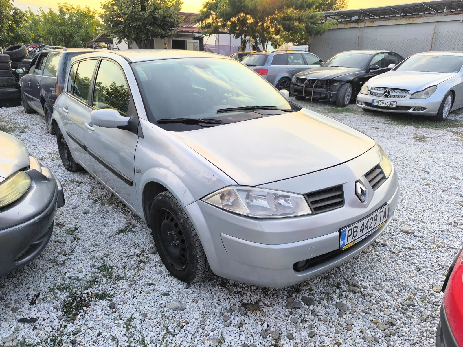Renault Megane 1.9 120к.с. Климатик | Auto.bg — изображение 1 Renault Megane 1.9 120к.с. Климатик | Auto.bg — изображение 1