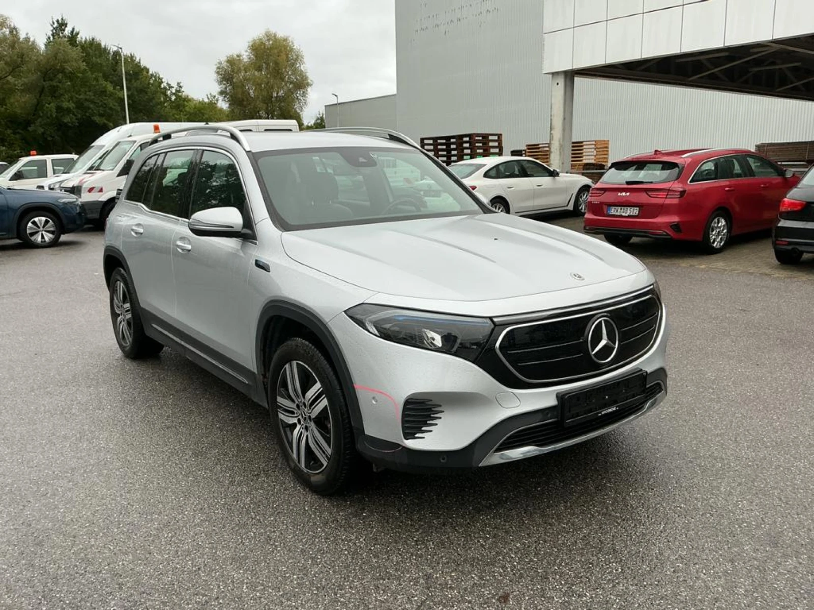 Mercedes-Benz EQB 300 4Matic Luxury Leather LED Navi | Auto.bg — изображение 1 Mercedes-Benz EQB 300 4Matic Luxury Leather LED Navi | Auto.bg — изображение 1