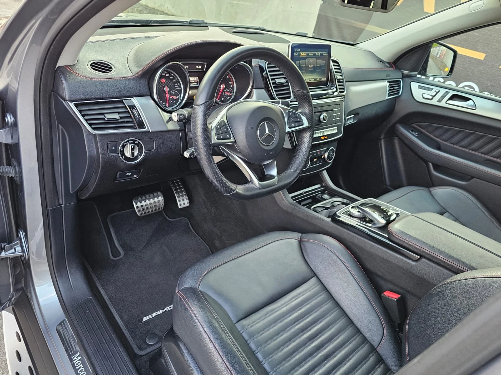 Mercedes-Benz GLE 350 AMG/4Matic/360cam/Harman/Distronic/ШВЕЙЦАРИЯ! - изображение 8 | Auto.bg Mercedes-Benz GLE 350 AMG/4Matic/360cam/Harman/Distronic/ШВЕЙЦАРИЯ! - изображение 8