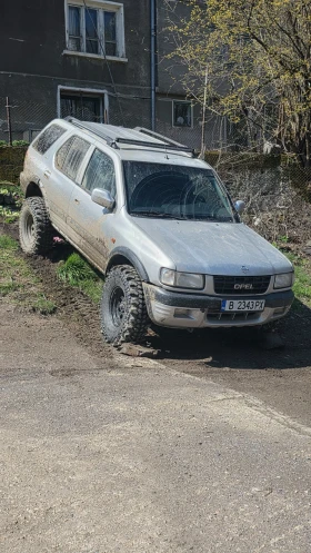 Opel Frontera 33ки гуми с минусови джанти, окачване, лед бар - 4000 € / 7823.32 лв. - 66086065 10 | Car24.bg Opel Frontera 33ки гуми с минусови джанти, окачване, лед бар - 4000 € / 7823.32 лв. - 66086065 10