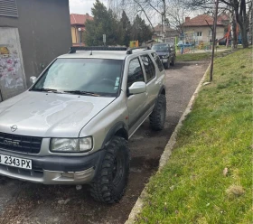 Opel Frontera 33ки гуми с минусови джанти, окачване, лед бар - 4000 € / 7823.32 лв. - 66086065 2 | Car24.bg Opel Frontera 33ки гуми с минусови джанти, окачване, лед бар - 4000 € / 7823.32 лв. - 66086065 2