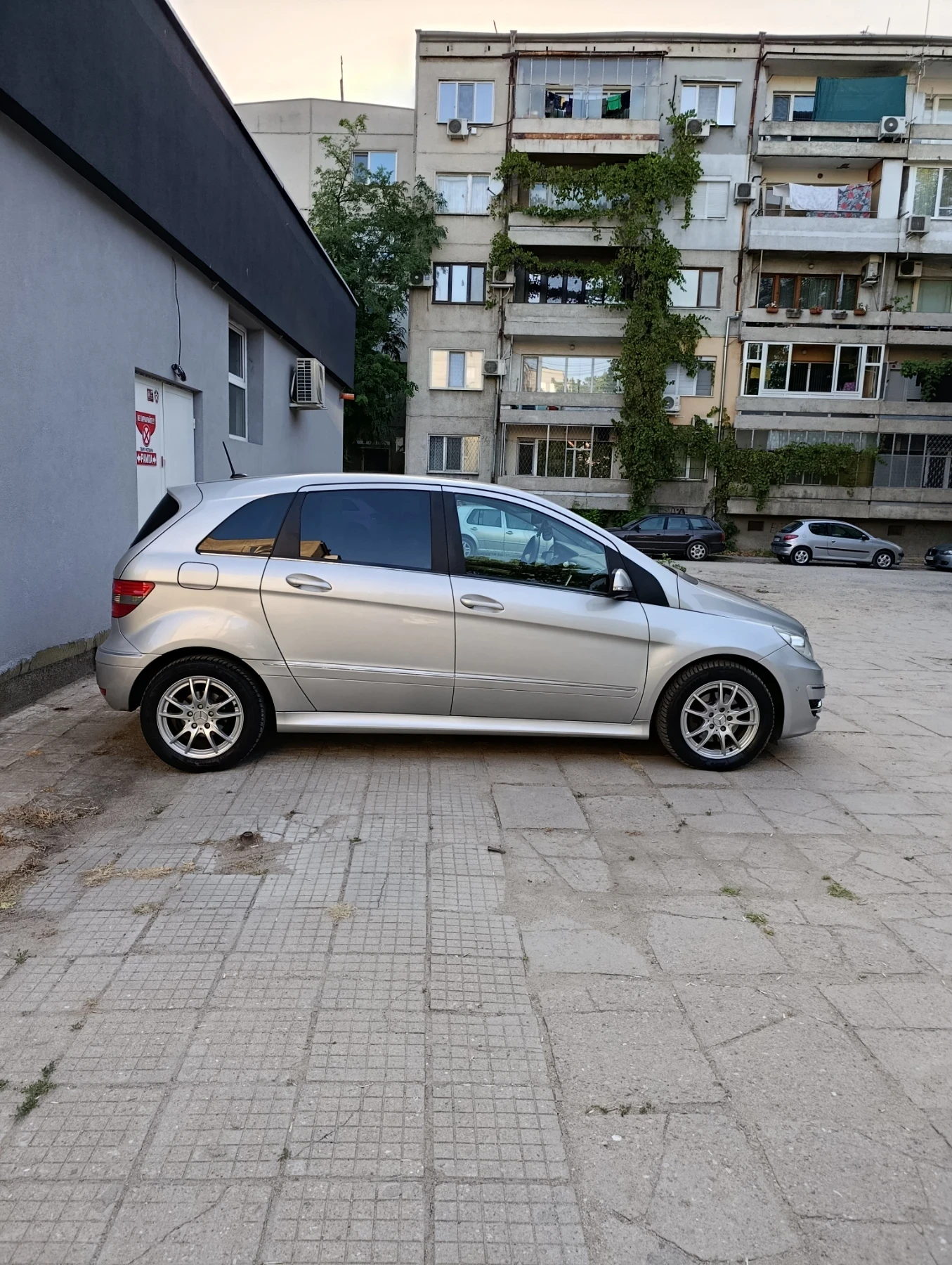 Mercedes-Benz B 200 Перфектен - изображение 7 | Auto.bg Mercedes-Benz B 200 Перфектен - изображение 7