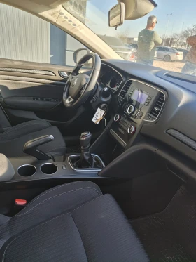 Renault Megane 1, 6 SCe LPG - 9999 € / 19556.34 лв. - 81424803 9 | Car24.bg Renault Megane 1, 6 SCe LPG - 9999 € / 19556.34 лв. - 81424803 9