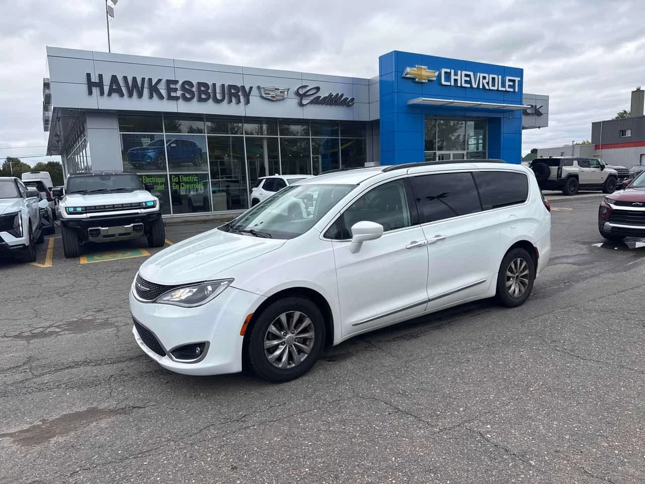 Chrysler Pacifica * Touring L * АВТОКРЕДИТ БЕЗ ПЪРВОНАЧАЛНА ВНОСКА* | Auto.bg — изображение 1 Chrysler Pacifica * Touring L * АВТОКРЕДИТ БЕЗ ПЪРВОНАЧАЛНА ВНОСКА* | Auto.bg — изображение 1
