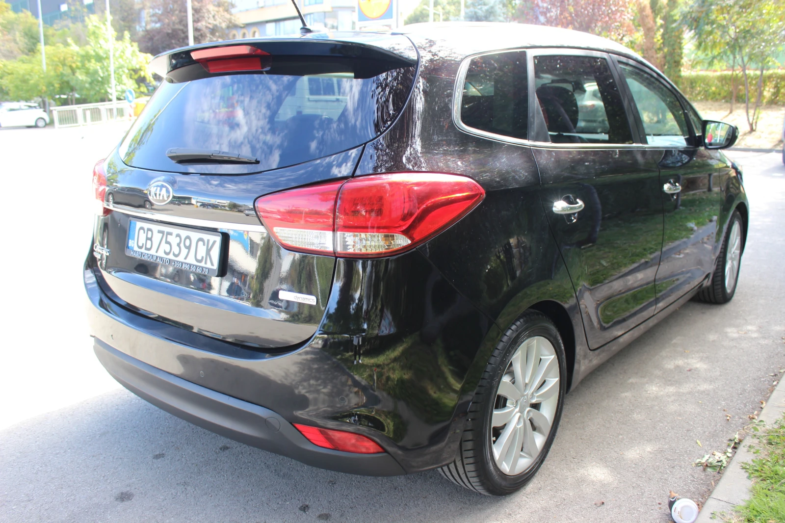 Kia Carens 1. 7 CRDi STYLE Panoramic Roof /  - изображение 4 | Auto.bg Kia Carens 1. 7 CRDi STYLE Panoramic Roof /  - изображение 4