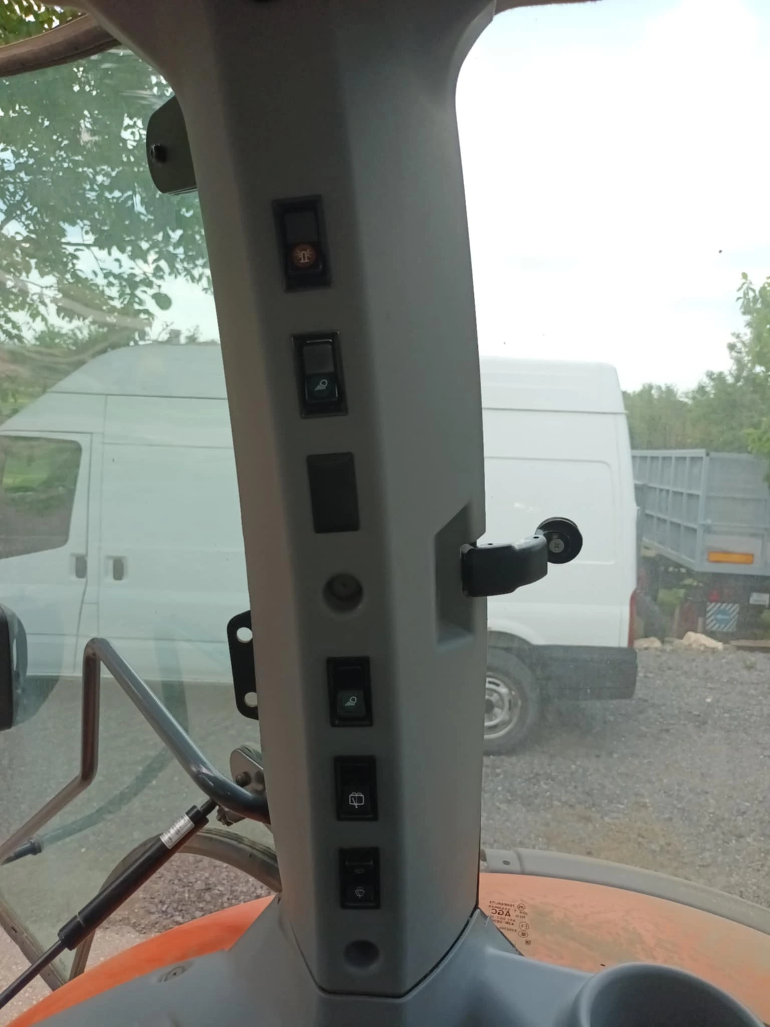 Трактор Kubota M 5-111 - изображение 9 | Auto.bg Трактор Kubota M 5-111 - изображение 9