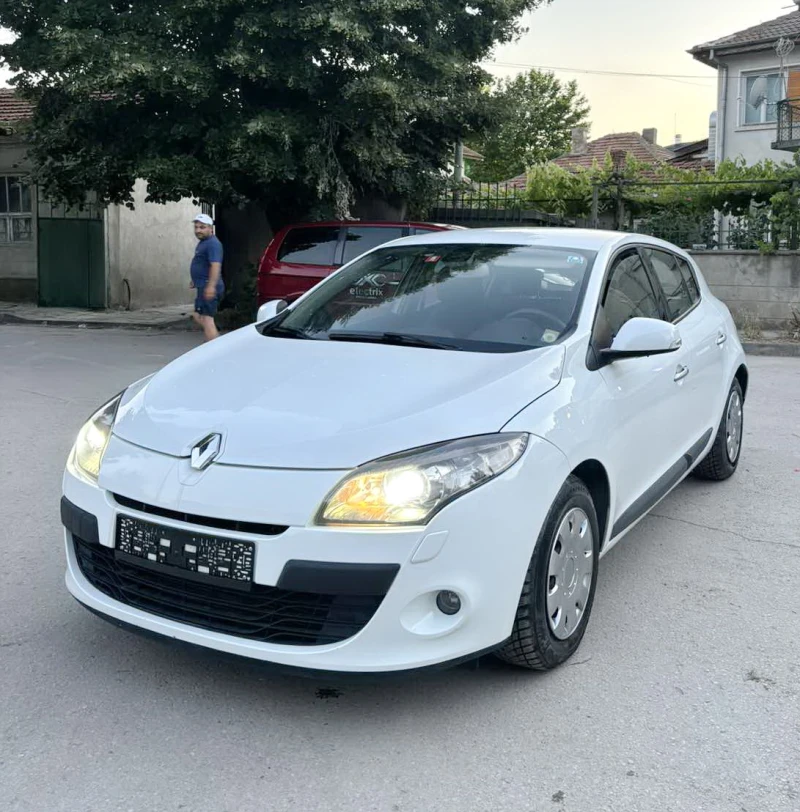 Renault Megane III 1.5 dCI НОВ ВНОС - 3200 € / 6258.66 лв. - 33679981 1 | Car24.bg Renault Megane III 1.5 dCI НОВ ВНОС - 3200 € / 6258.66 лв. - 33679981 1