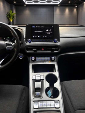Hyundai Kona ELECTRIC SEL* Дистроник* Подгреви* Асистенти | Auto.bg — изображение 7 Hyundai Kona ELECTRIC SEL* Дистроник* Подгреви* Асистенти | Auto.bg — изображение 7