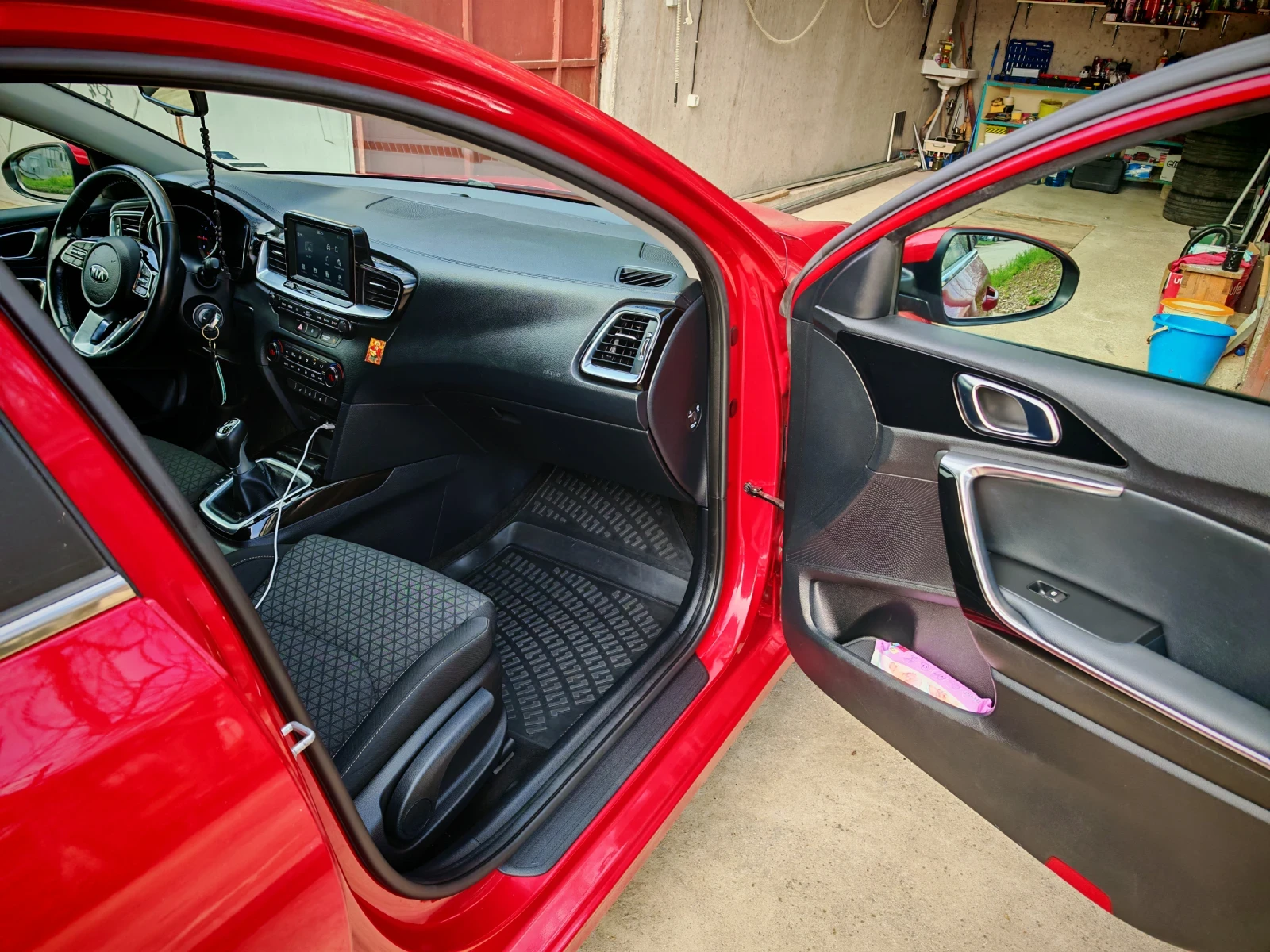 Kia Ceed 1.4* 99k.* LPG* LED* KAMERA* NAVI - изображение 7 | Auto.bg Kia Ceed 1.4* 99k.* LPG* LED* KAMERA* NAVI - изображение 7