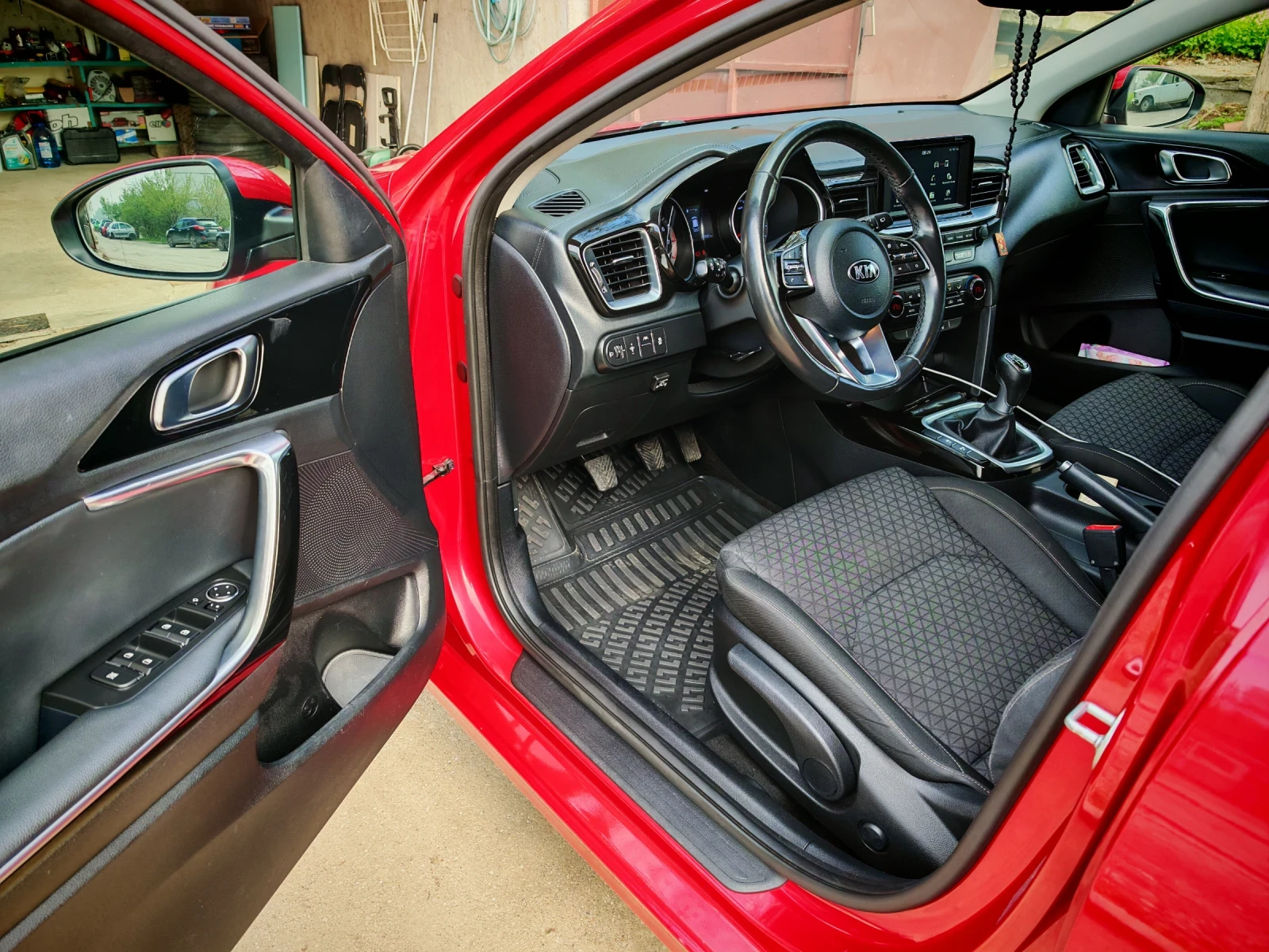 Kia Ceed 1.4* 99k.* LPG* LED* KAMERA* NAVI - изображение 6 | Auto.bg Kia Ceed 1.4* 99k.* LPG* LED* KAMERA* NAVI - изображение 6