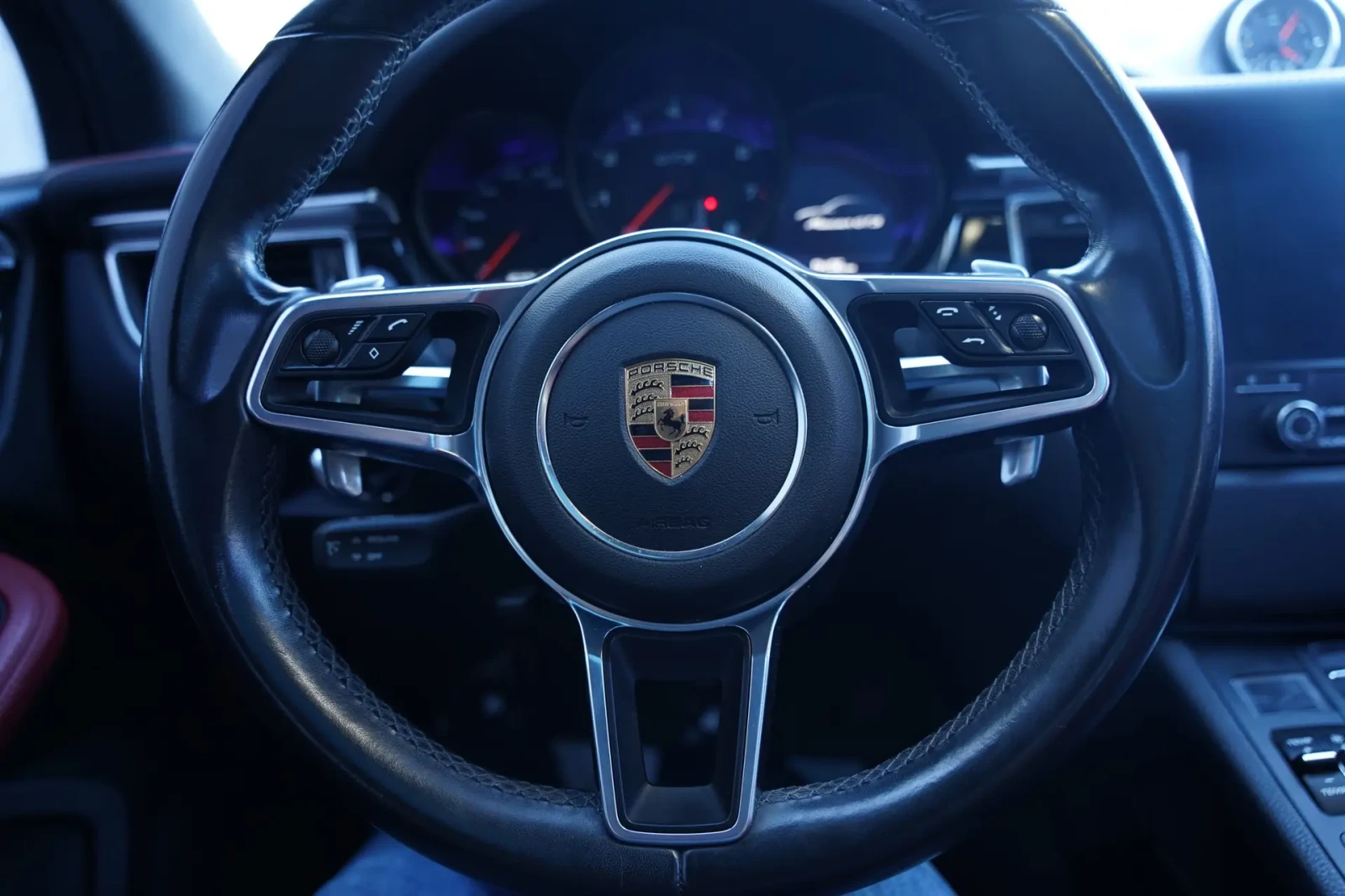 Porsche Macan GTS* RED INSIDE* PANOROOF* 360CAMERA* BOSE*  - изображение 8 | Auto.bg Porsche Macan GTS* RED INSIDE* PANOROOF* 360CAMERA* BOSE*  - изображение 8