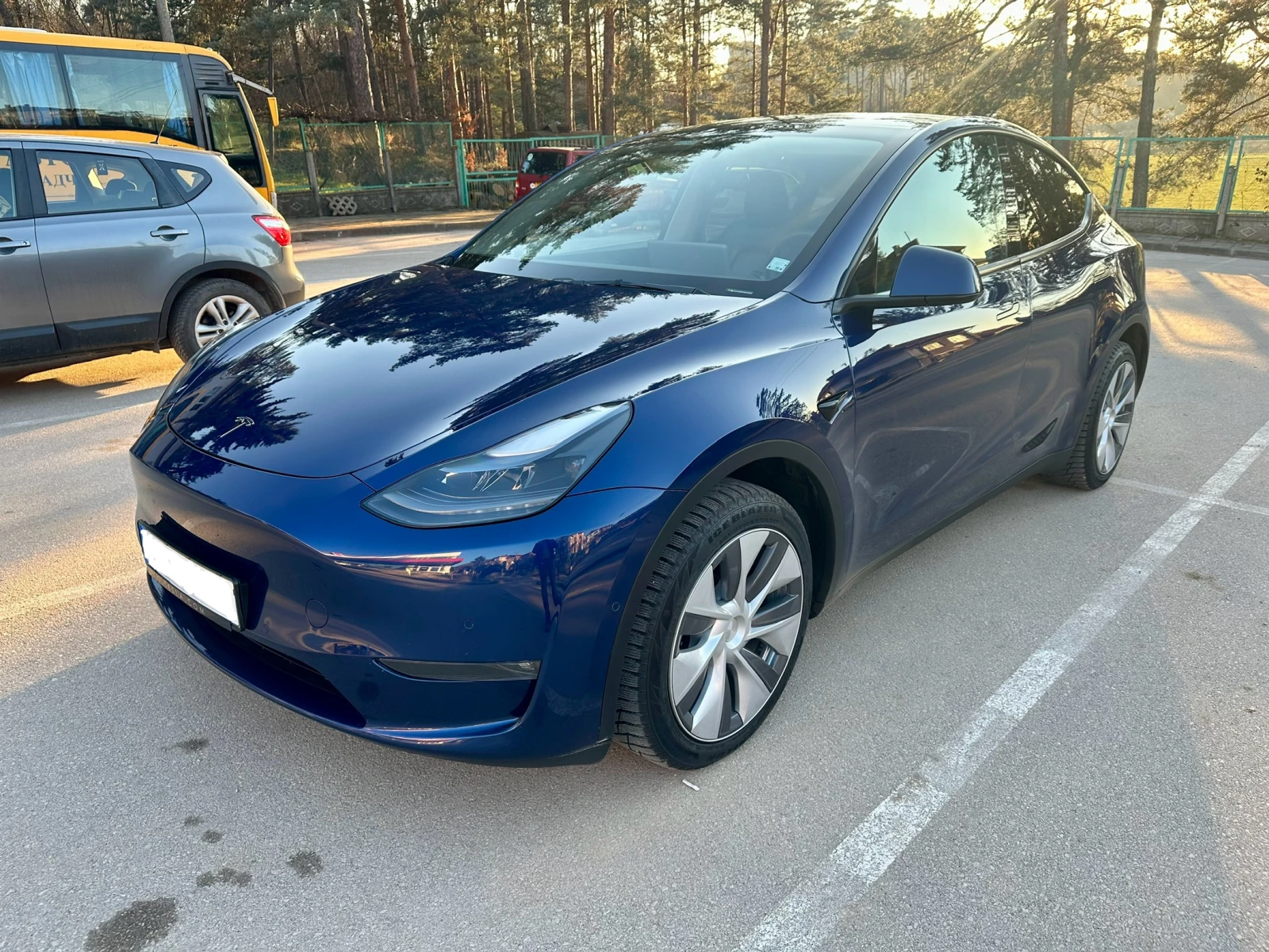 Tesla Model Y AWD LR Dual motor 4x4 | Auto.bg — изображение 1 Tesla Model Y AWD LR Dual motor 4x4 | Auto.bg — изображение 1