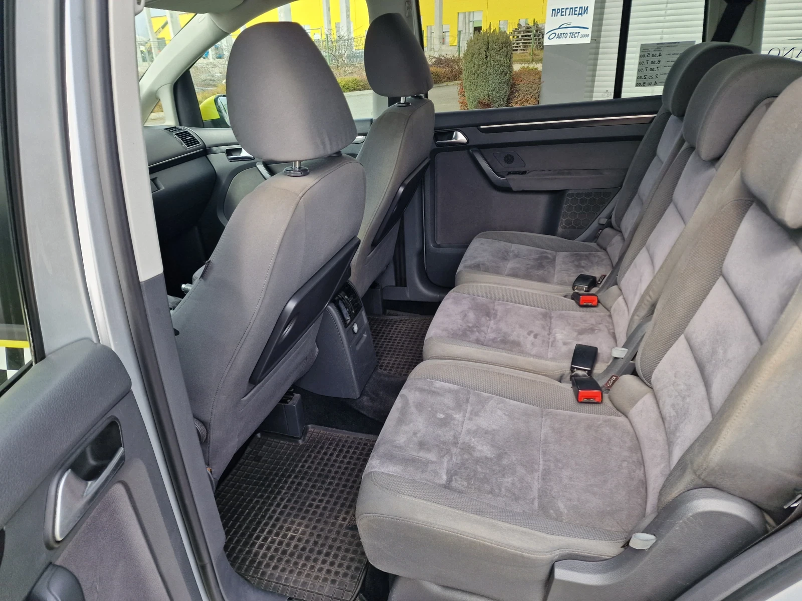 VW Touran 2.0TDI 140к.с DSG 6 High-line - изображение 7 | Auto.bg VW Touran 2.0TDI 140к.с DSG 6 High-line - изображение 7